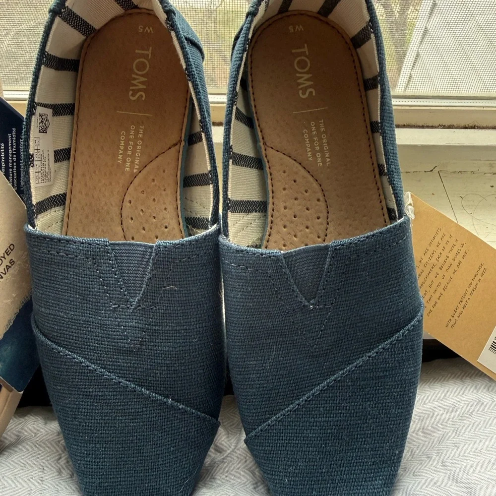 Toms Slip-On Canvas Loafers in Navy Blue